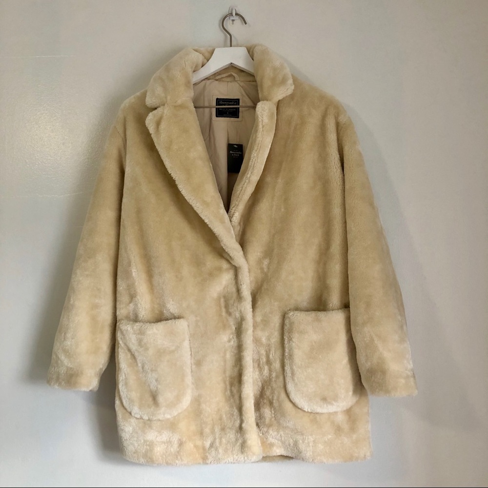 🏷 Abercrombie & Fitch  Teddy Coat | NWT